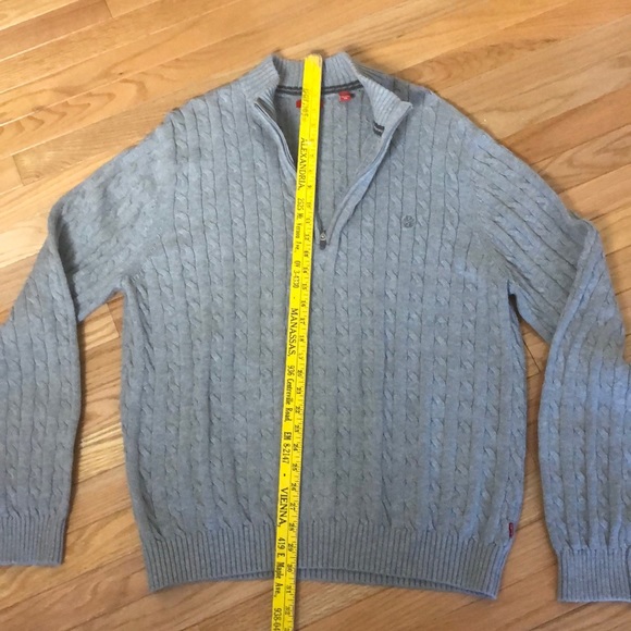 Men’s IZOD Grey Cable Knit Long Sleeved Sweater - Picture 4 of 8